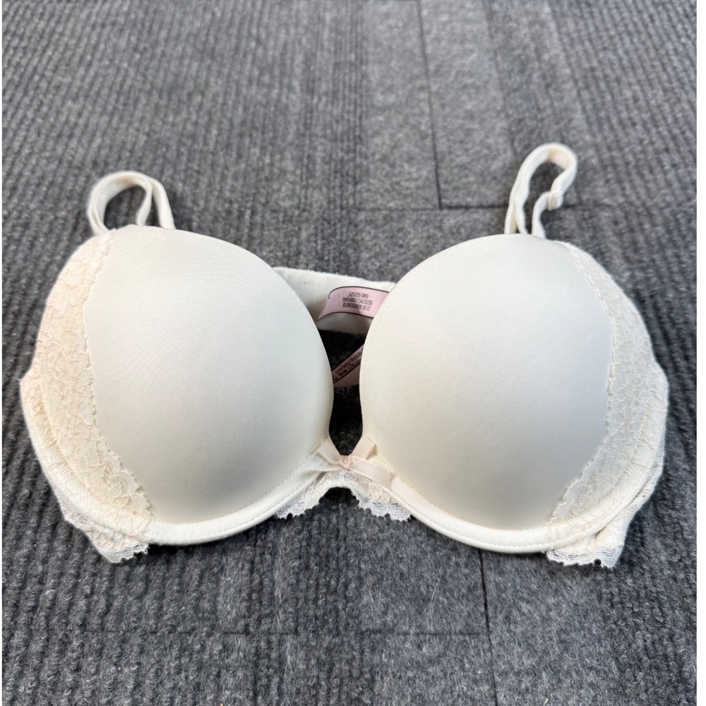 Victorias Secret Cream Lace Push Up Bra 32C Ivory Underwire Padded 325225-DX9